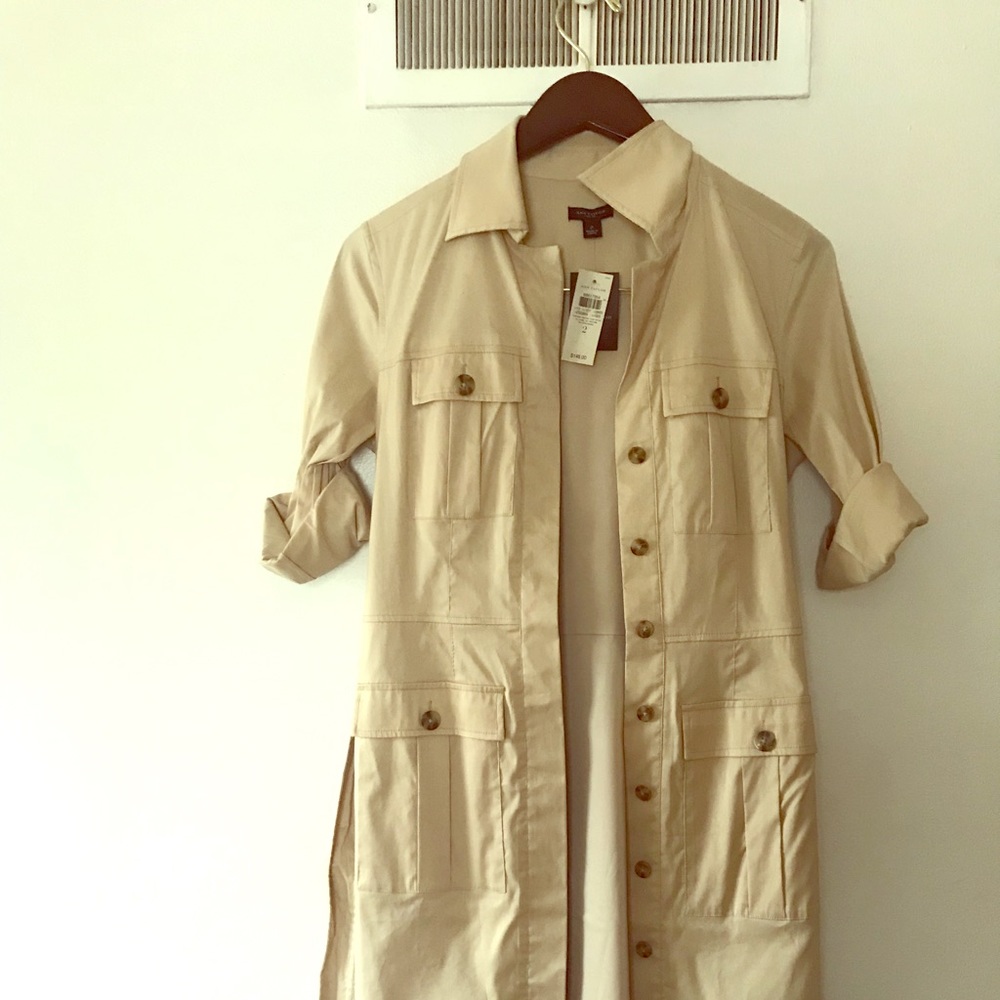 Ann Taylor lightweight Trench Coat (never worn)